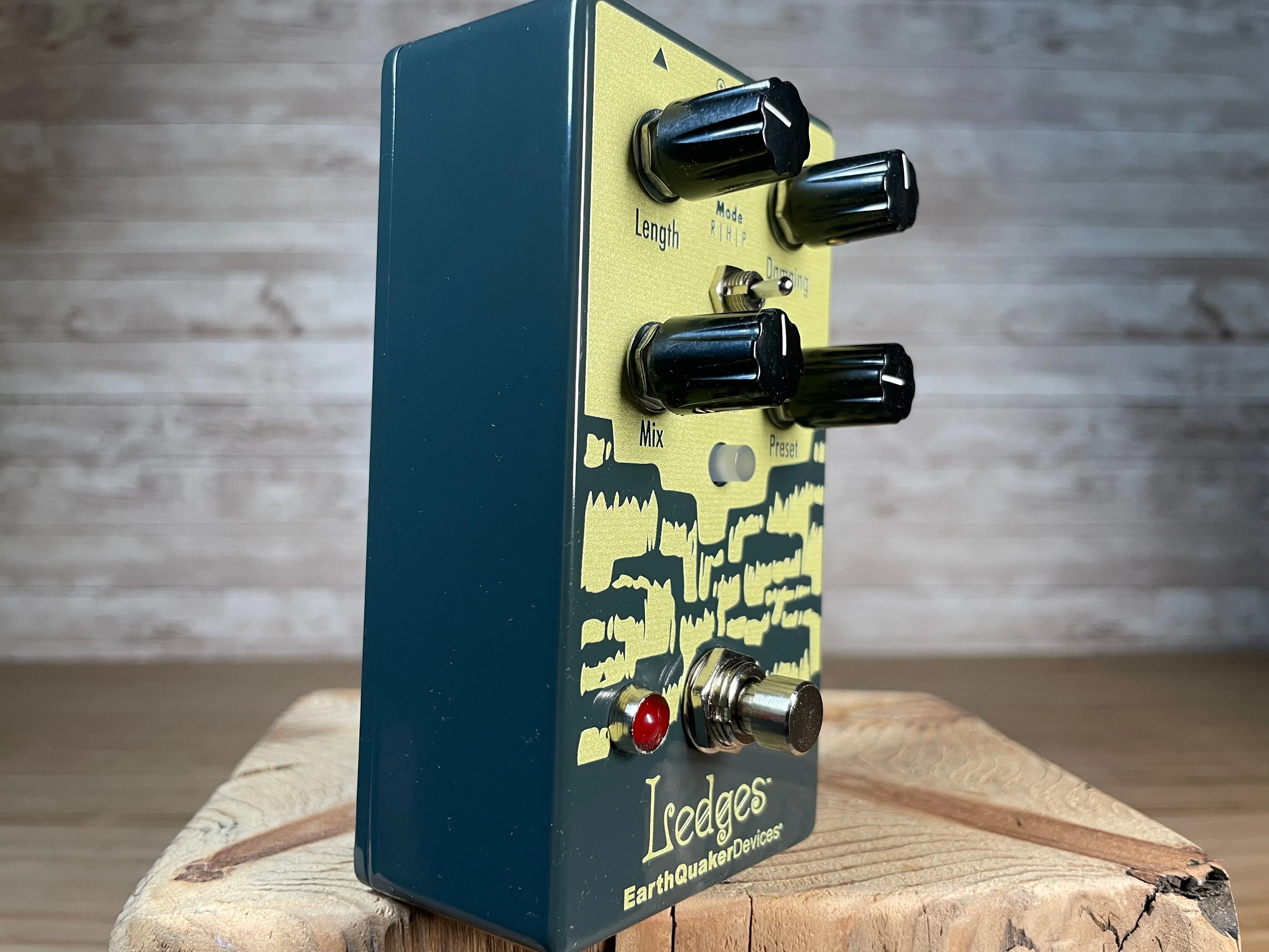EarthQuaker Devices Ledges Tri-Dimensional Reverberation