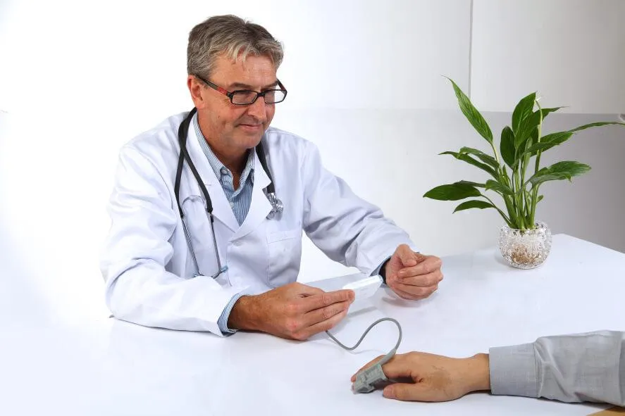 Touchscreen ECG Monitor with Oximeter